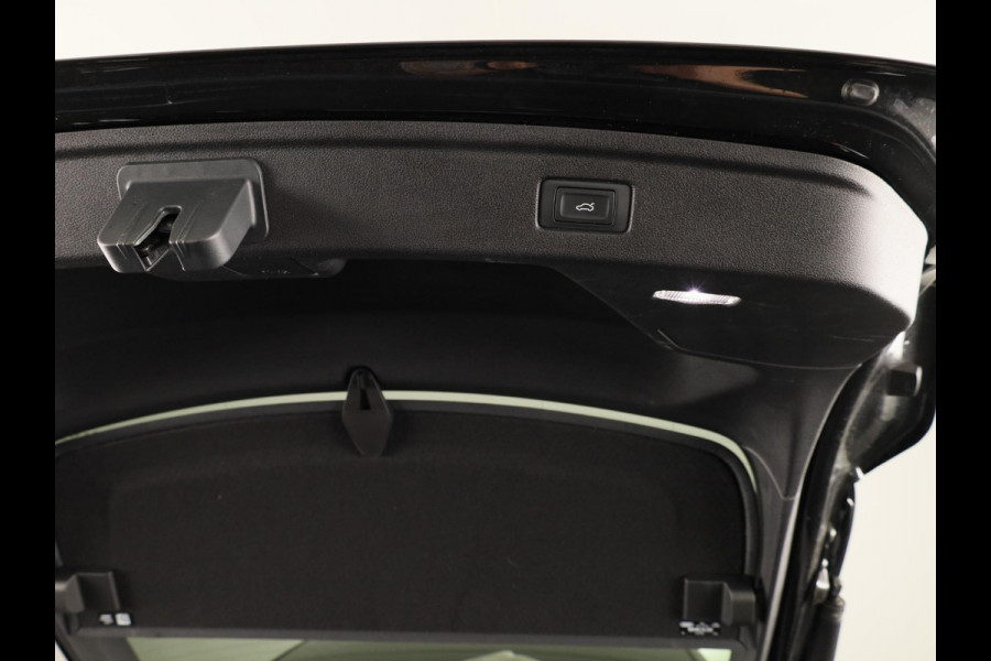Audi A5 Sportback 35 TFSI S edition Competition 150pk | Panoramadak | Parkeercamera | Navigatie | S-line interieur |