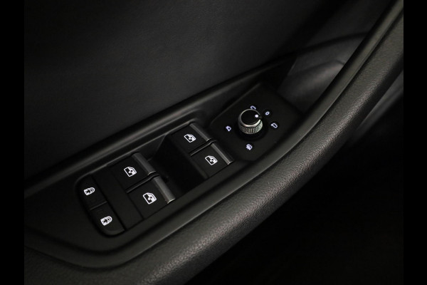 Audi A5 Sportback 35 TFSI S edition Competition 150pk | Panoramadak | Parkeercamera | Navigatie | S-line interieur |