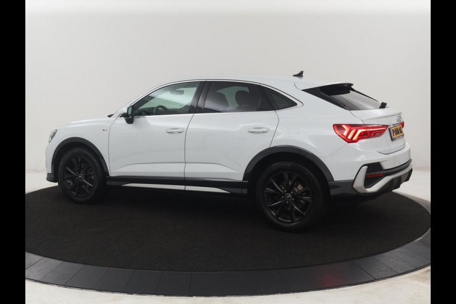 Audi Q3 Sportback 35 TFSI S Edition Camera | Adaptive cruise control | Carplay | Stoelverwarming | Elektrische kofferbak | S-Line |
