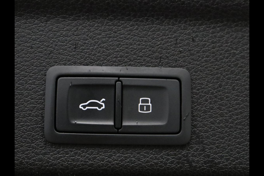 Audi Q3 Sportback 35 TFSI S Edition Camera | Adaptive cruise control | Carplay | Stoelverwarming | Elektrische kofferbak | S-Line |