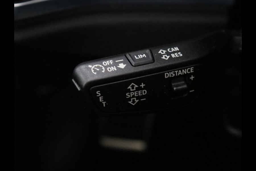 Audi Q3 Sportback 35 TFSI S Edition Camera | Adaptive cruise control | Carplay | Stoelverwarming | Elektrische kofferbak | S-Line |