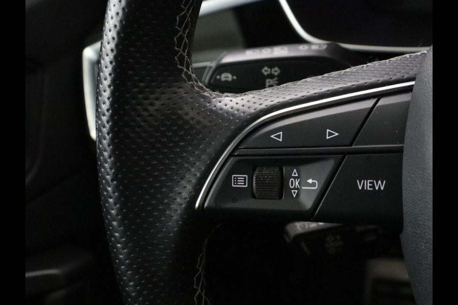 Audi Q3 Sportback 35 TFSI S Edition Camera | Adaptive cruise control | Carplay | Stoelverwarming | Elektrische kofferbak | S-Line |