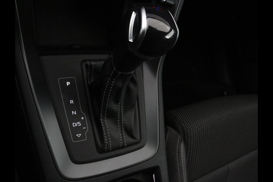 Audi Q3 Sportback 35 TFSI S Edition Camera | Adaptive cruise control | Carplay | Stoelverwarming | Elektrische kofferbak | S-Line |