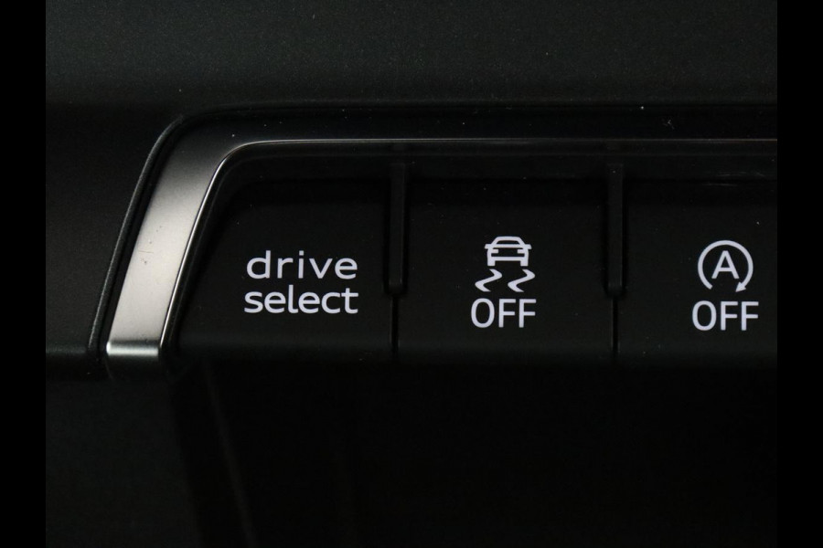 Audi Q3 Sportback 35 TFSI S Edition Camera | Adaptive cruise control | Carplay | Stoelverwarming | Elektrische kofferbak | S-Line |