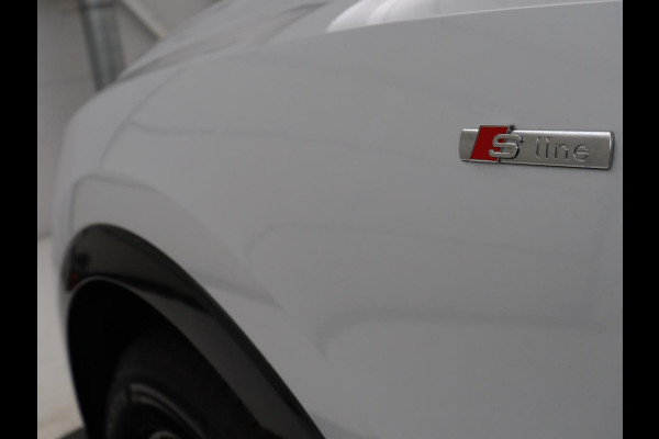 Audi Q3 Sportback 35 TFSI S Edition Camera | Adaptive cruise control | Carplay | Stoelverwarming | Elektrische kofferbak | S-Line |
