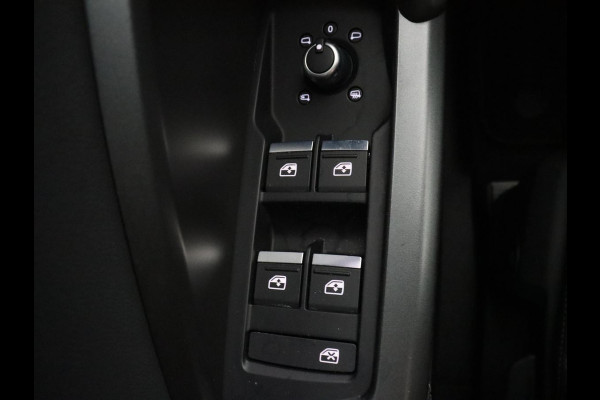 Audi Q3 Sportback 35 TFSI S Edition Camera | Adaptive cruise control | Carplay | Stoelverwarming | Elektrische kofferbak | S-Line |