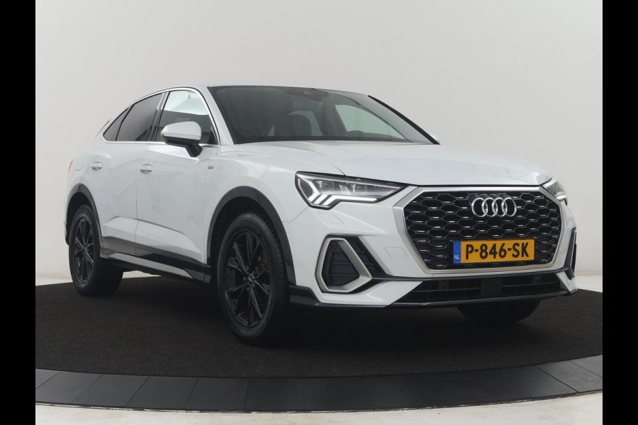 Audi Q3 Sportback 35 TFSI S Edition Camera | Adaptive cruise control | Carplay | Stoelverwarming | Elektrische kofferbak | S-Line |