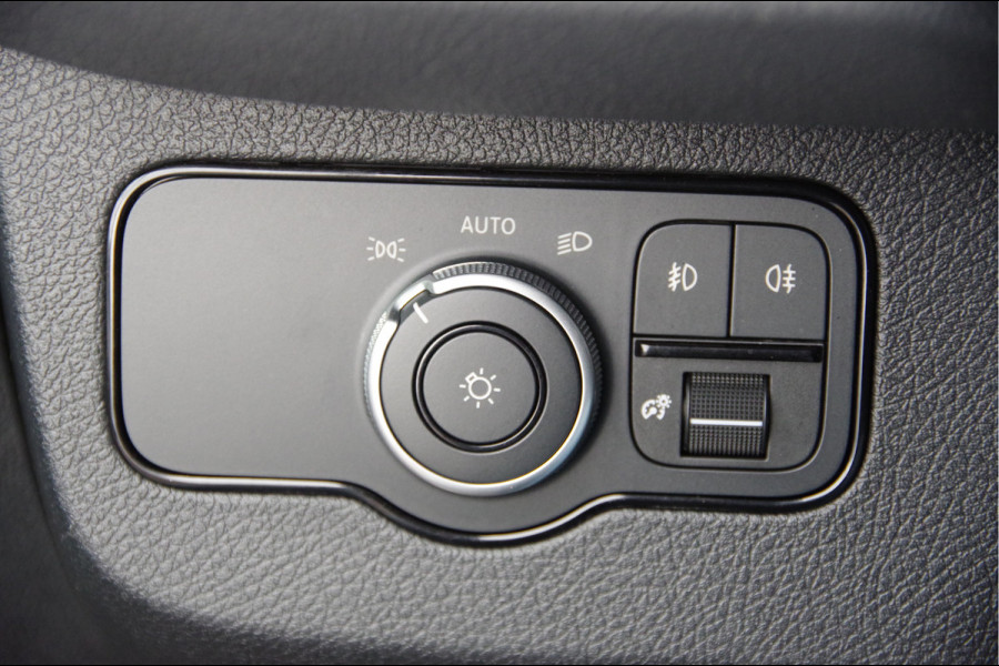 Mercedes-Benz Sprinter 317 1.9 CDI L2H2 3-ZITS, FACELIFT, AUT. LED, STOELVERWARMING, ZONNEKLEP, CAMERA, NAVI, CRUISE, CLIMA, PARKEERSENSOREN
