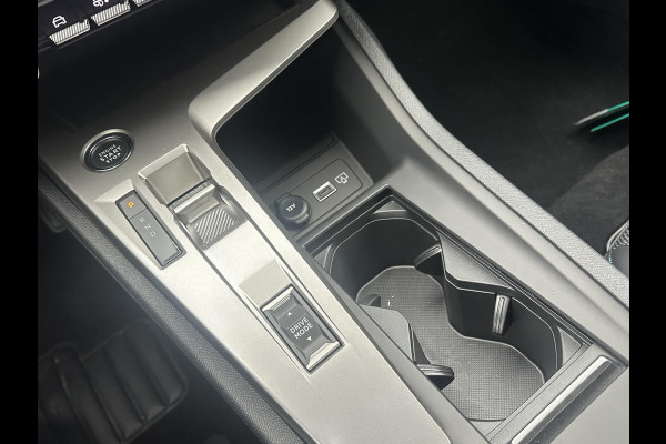 Peugeot e-408 Allure 58 kWh SOH 99% | NIEUWE AUTO | ACHTERUITRIJCAMERA | KEYLESS | STOEL + STUURVERWARMING | ADAP. CRUISE | APPLE CARPLAY | RIJKLAAR INCL. 12 MND BOVAG GARANTIE |