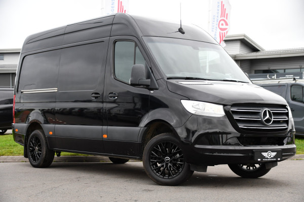 Mercedes-Benz Sprinter 314 2.2 CDI L2H2 RWD Black Edition Camera, Carplay, Sensoren, 143pk, Automaat, Trekhaak, 7'' Mbux, Uniek!