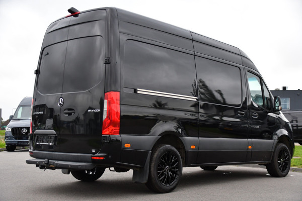 Mercedes-Benz Sprinter 314 2.2 CDI L2H2 RWD Black Edition Camera, Carplay, Sensoren, 143pk, Automaat, Trekhaak, 7'' Mbux, Uniek!
