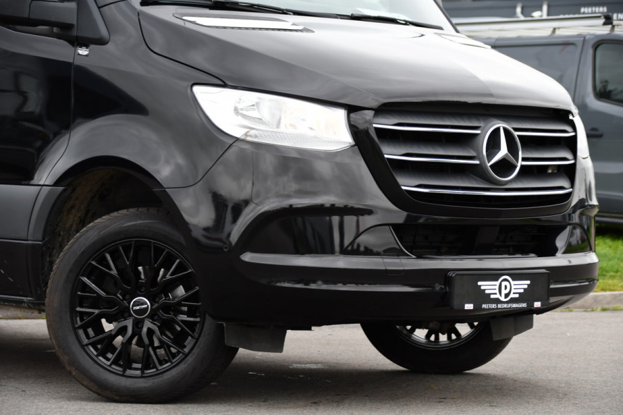 Mercedes-Benz Sprinter 314 2.2 CDI L2H2 RWD Black Edition Camera, Carplay, Sensoren, 143pk, Automaat, Trekhaak, 7'' Mbux, Uniek!