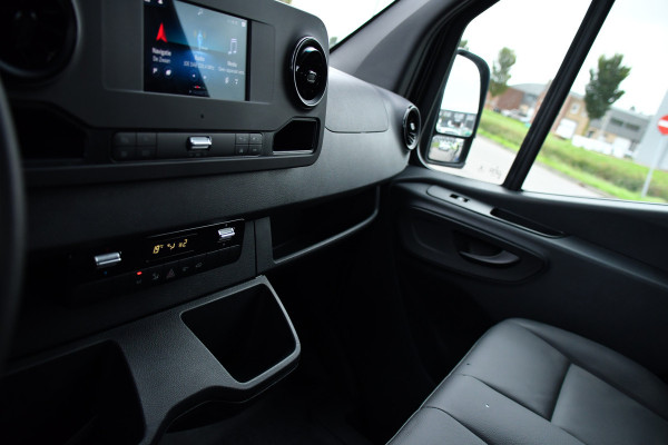 Mercedes-Benz Sprinter 314 2.2 CDI L2H2 RWD Black Edition Camera, Carplay, Sensoren, 143pk, Automaat, Trekhaak, 7'' Mbux, Uniek!