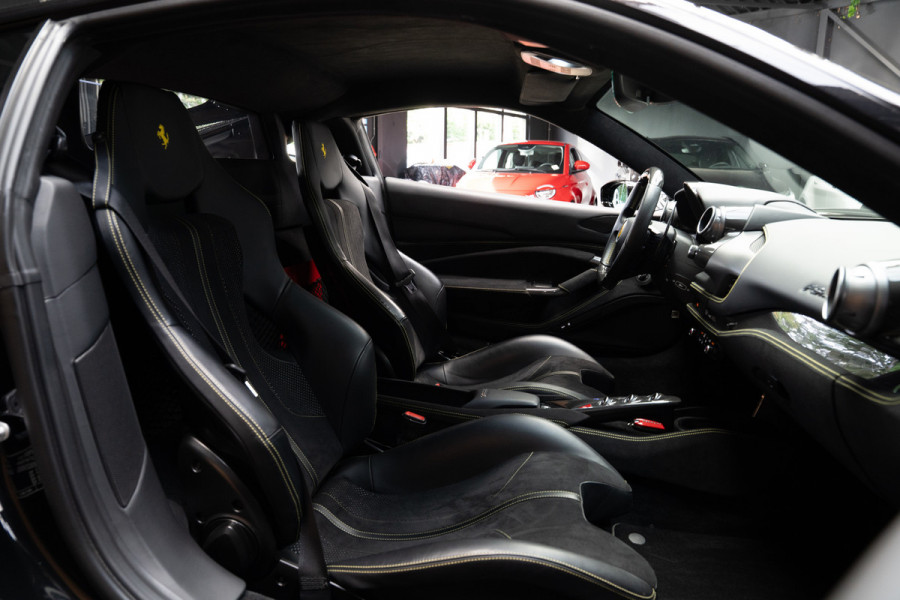 Ferrari F8 Tributo 3.9 V8 HELE