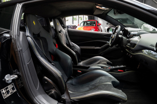 Ferrari F8 Tributo 3.9 V8 HELE