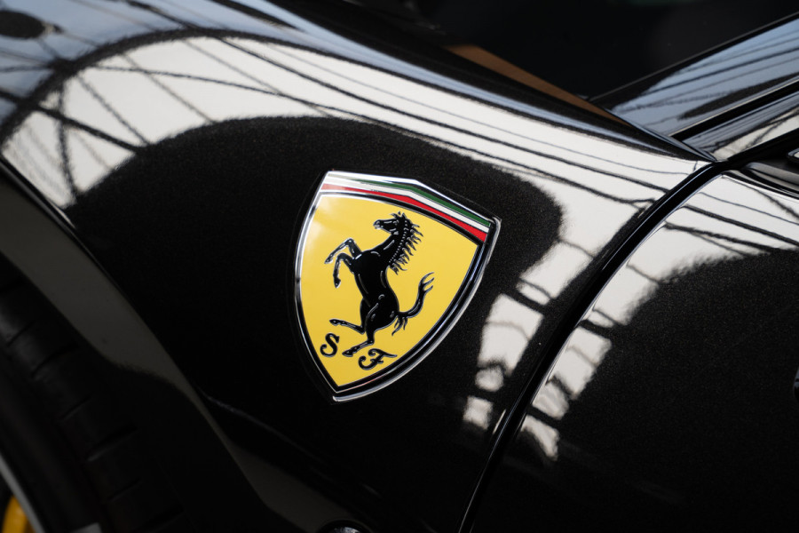 Ferrari F8 Tributo 3.9 V8 HELE