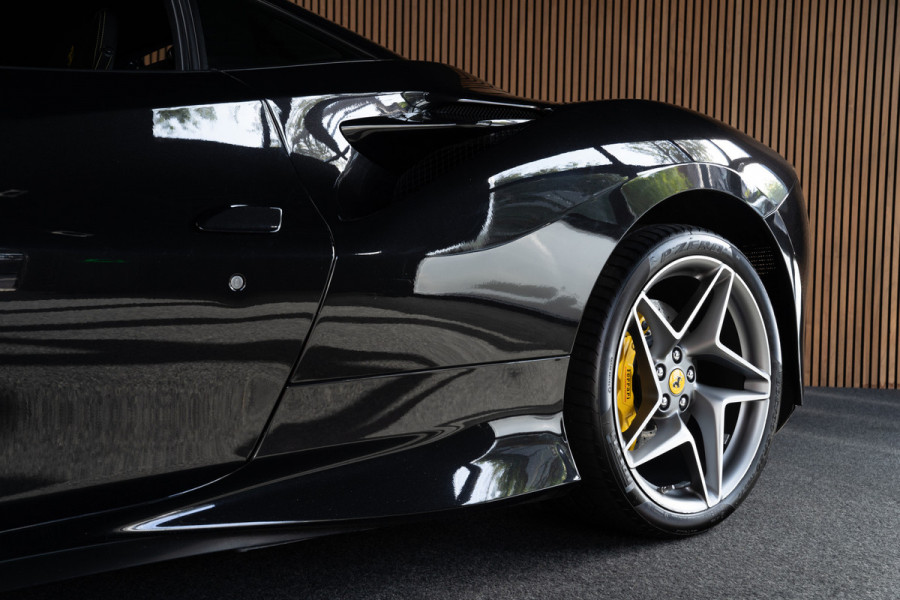 Ferrari F8 Tributo 3.9 V8 HELE