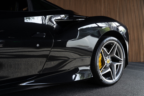 Ferrari F8 Tributo 3.9 V8 HELE