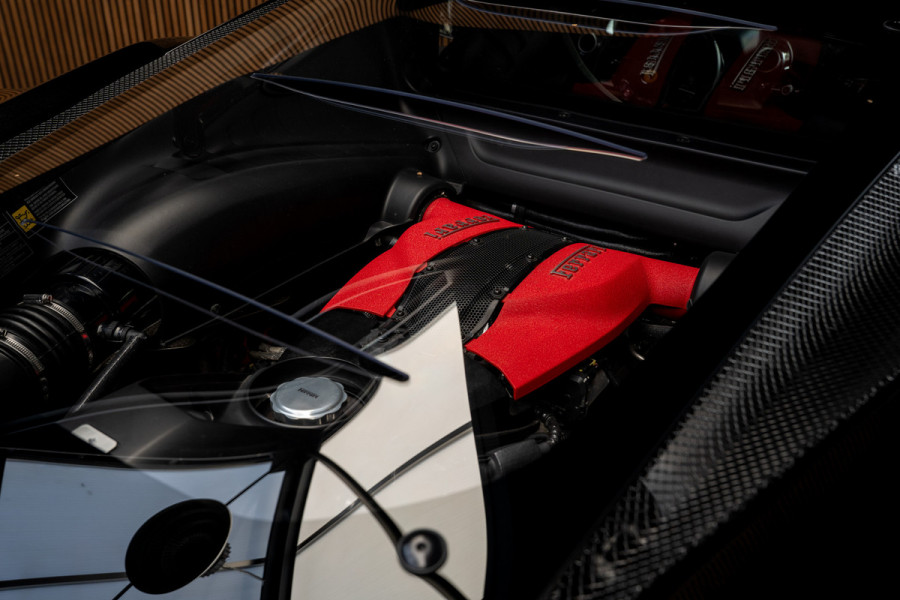 Ferrari F8 Tributo 3.9 V8 HELE