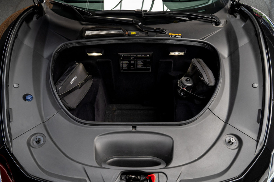 Ferrari F8 Tributo 3.9 V8 HELE