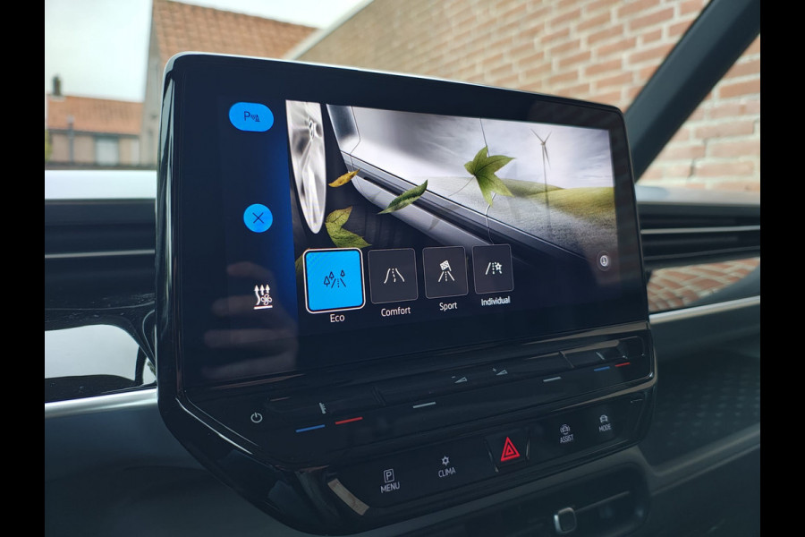 Volkswagen ID. Buzz PRO 204PK 82kWh SOH 93% 5-Persoons Apple Carplay Android Auto Navi* Ecc Pdc Led Lmv Front Assist DAB Regen-Lichtsensor Privacy Glas