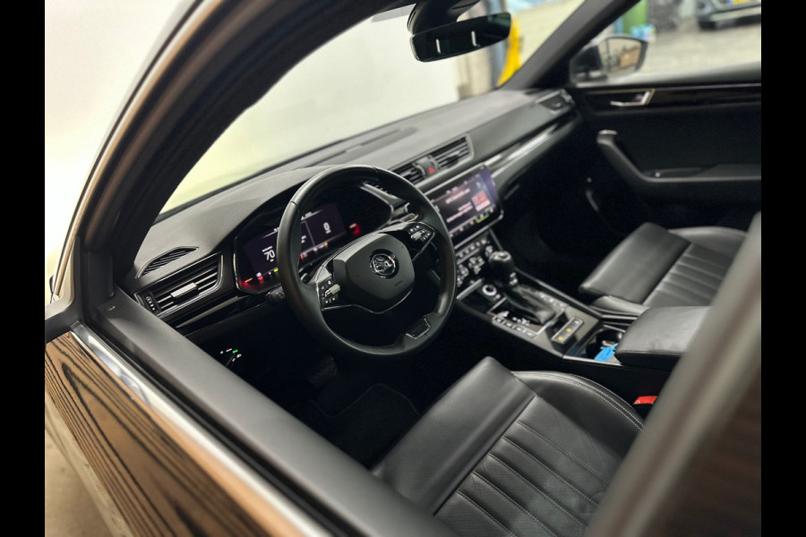 Škoda Superb Combi 1.4 TSI iV Laurin & Klement | Panoramadak | Carplay | Verwarmbare/Ventilatie stoelen | 360° Camera | Leder| ACC