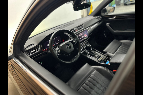 Škoda Superb Combi 1.4 TSI iV Laurin & Klement | Panoramadak | Carplay | Verwarmbare/Ventilatie stoelen | 360° Camera | Leder| ACC