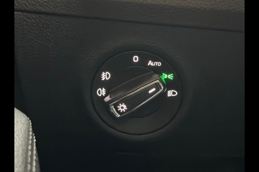 Škoda Superb Combi 1.4 TSI iV Laurin & Klement | Panoramadak | Carplay | Verwarmbare/Ventilatie stoelen | 360° Camera | Leder| ACC