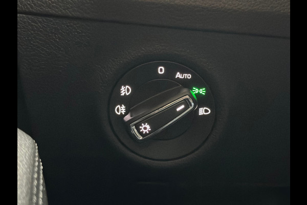 Škoda Superb Combi 1.4 TSI iV Laurin & Klement | Panoramadak | Carplay | Verwarmbare/Ventilatie stoelen | 360° Camera | Leder| ACC