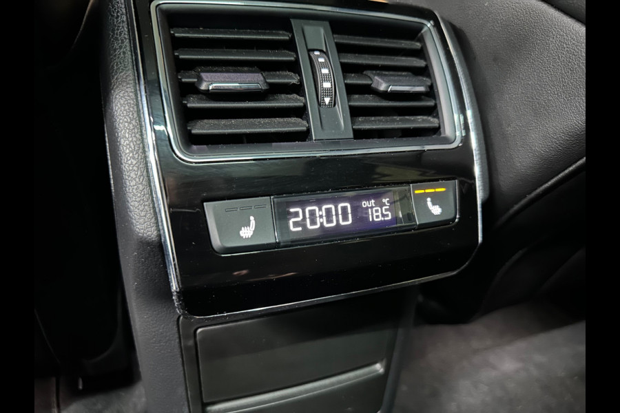 Škoda Superb Combi 1.4 TSI iV Laurin & Klement | Panoramadak | Carplay | Verwarmbare/Ventilatie stoelen | 360° Camera | Leder| ACC