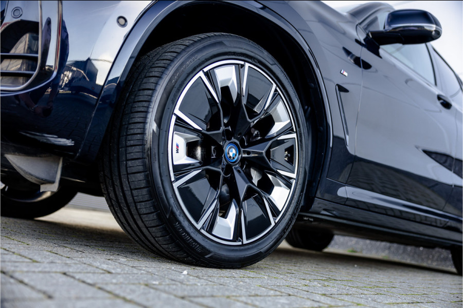 BMW iX3 High Executive 80 kWh SOH 99% M Sport / Pano / Harman Kardon / Laser / 20 inch /