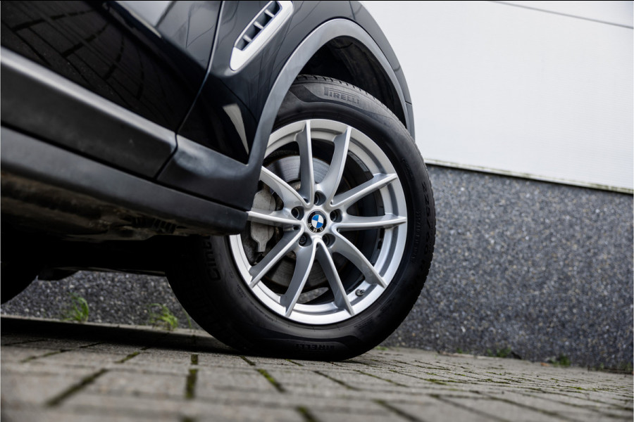BMW X3 xDrive30e Business Edition Plus Panorama dak / Leder / Carplay / Android Auto /