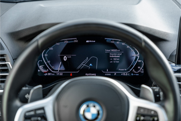 BMW X3 xDrive30e High Executive M-Sport Panorama / Electrische stoel / Trekhaak / Camera /