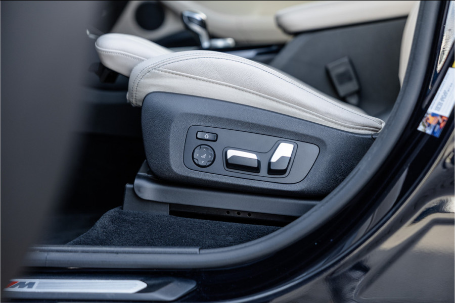 BMW X3 xDrive30e High Executive M-Sport Panorama / Electrische stoel / Trekhaak / Camera /