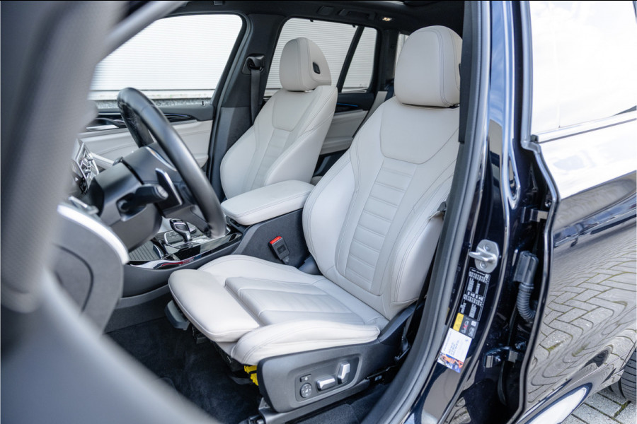 BMW X3 xDrive30e High Executive M-Sport Panorama / Electrische stoel / Trekhaak / Camera /