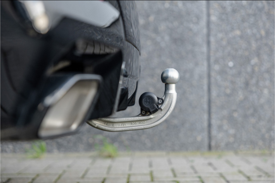 BMW X3 xDrive30e High Executive M-Sport Panorama / Electrische stoel / Trekhaak / Camera /