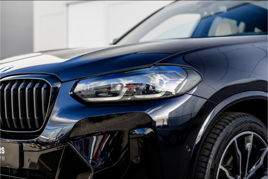 BMW X3 xDrive30e High Executive M-Sport Panorama / Electrische stoel / Trekhaak / Camera /