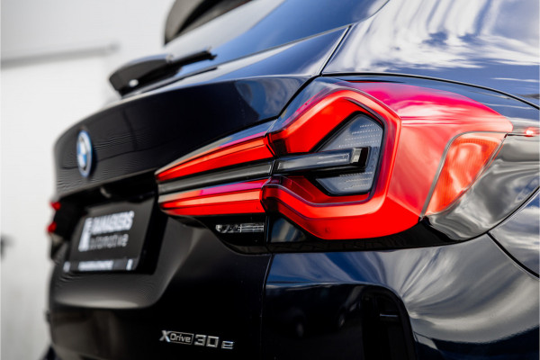 BMW X3 xDrive30e High Executive M-Sport Panorama / Electrische stoel / Trekhaak / Camera /