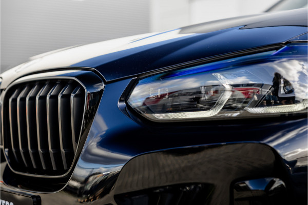 BMW X3 xDrive30e High Executive M-Sport Panorama / Electrische stoel / Trekhaak / Camera /