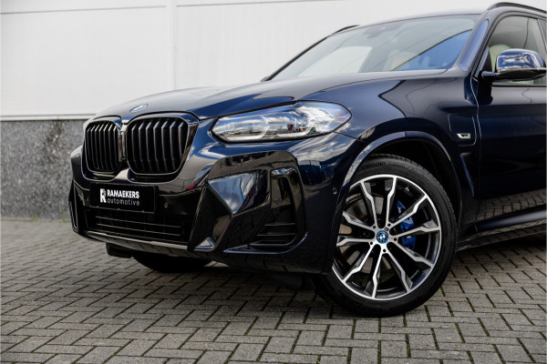 BMW X3 xDrive30e High Executive M-Sport Panorama / Electrische stoel / Trekhaak / Camera /