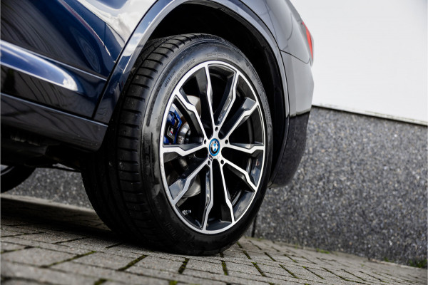 BMW X3 xDrive30e High Executive M-Sport Panorama / Electrische stoel / Trekhaak / Camera /