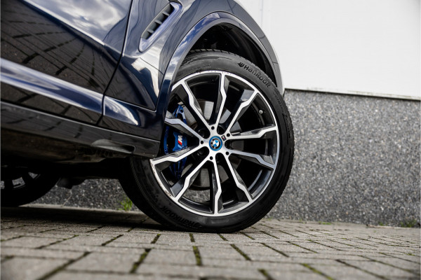 BMW X3 xDrive30e High Executive M-Sport Panorama / Electrische stoel / Trekhaak / Camera /