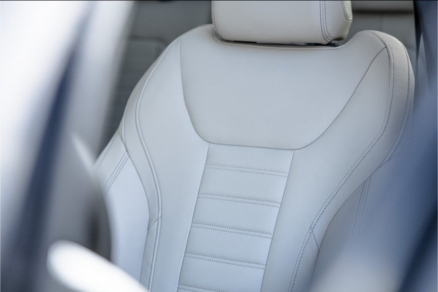BMW X3 xDrive30e High Executive M-Sport Panorama / Electrische stoel / Trekhaak / Camera /