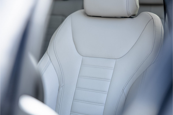 BMW X3 xDrive30e High Executive M-Sport Panorama / Electrische stoel / Trekhaak / Camera /