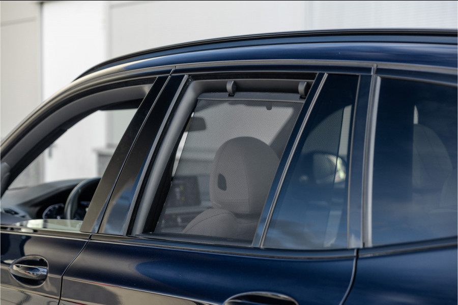BMW X3 xDrive30e High Executive M-Sport Panorama / Electrische stoel / Trekhaak / Camera /