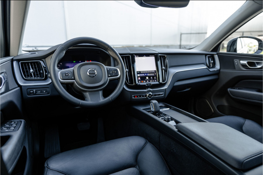 Volvo XC60 2.0 Recharge T6 AWD Panorama dak / Camera / Leder / Carplay / Android