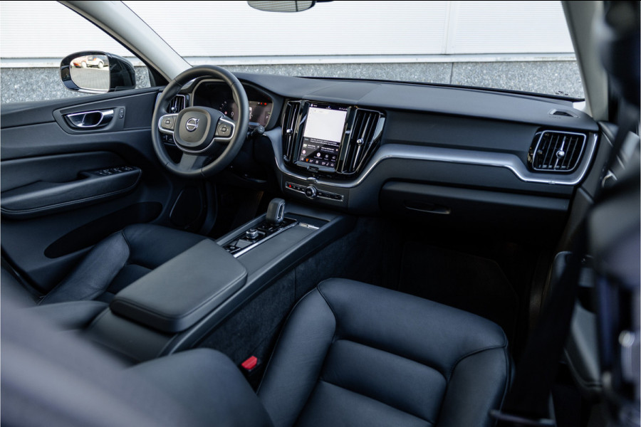 Volvo XC60 2.0 Recharge T6 AWD Panorama dak / Camera / Leder / Carplay / Android