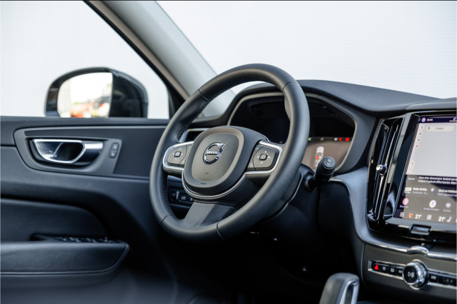 Volvo XC60 2.0 Recharge T6 AWD Panorama dak / Camera / Leder / Carplay / Android