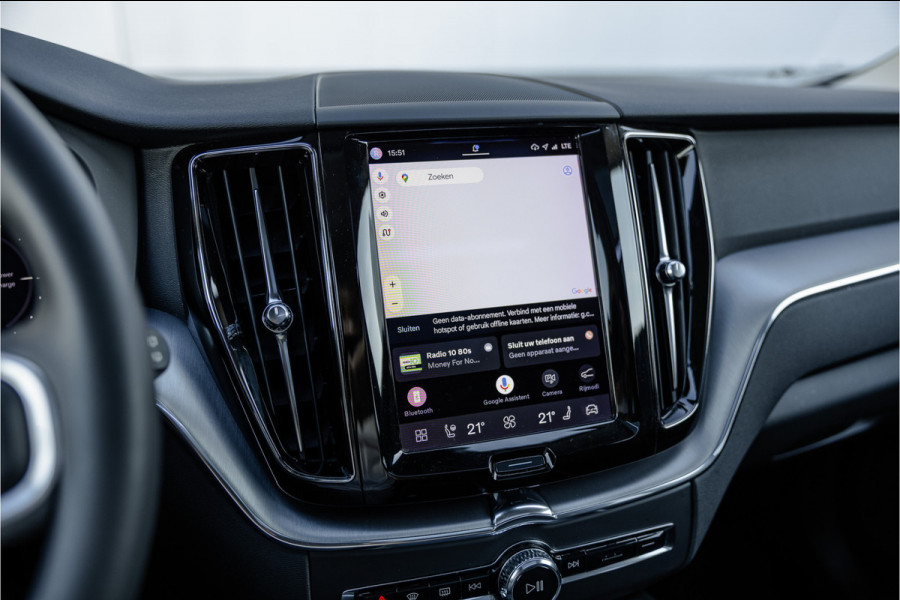Volvo XC60 2.0 Recharge T6 AWD Panorama dak / Camera / Leder / Carplay / Android