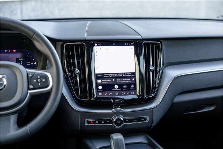 Volvo XC60 2.0 Recharge T6 AWD Panorama dak / Camera / Leder / Carplay / Android